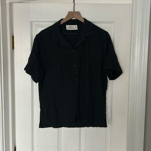 Black Abercrombie short sleeve button down in summer linen blend size small